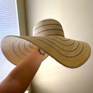 Sun hat: white + silver, wide brimmed, floppy